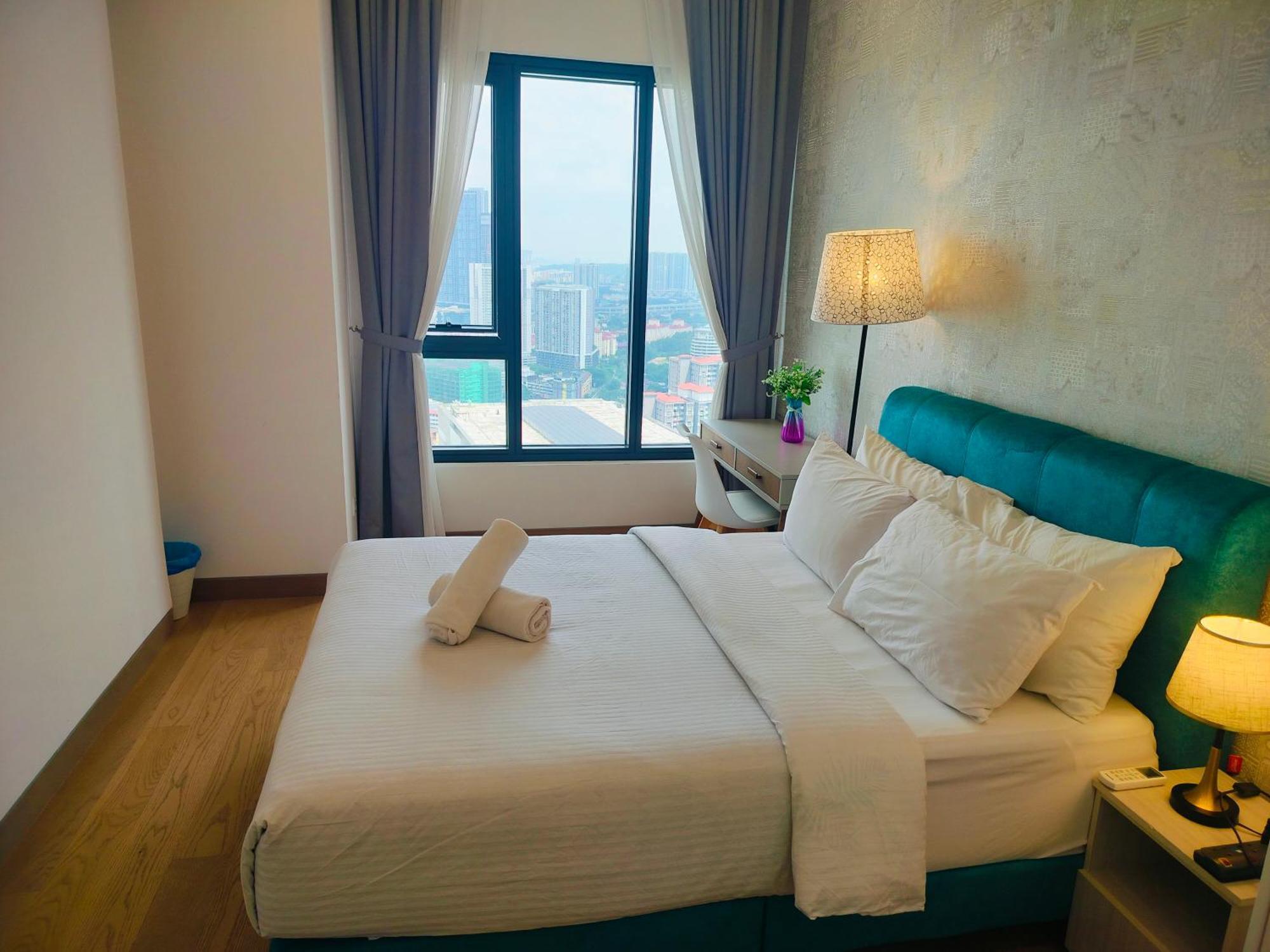 Lucentia Residence Has An Amazing Pool Kuala Lumpur Bagian luar foto