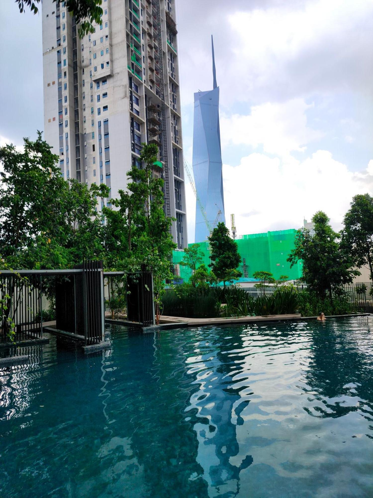 Lucentia Residence Has An Amazing Pool Kuala Lumpur Bagian luar foto